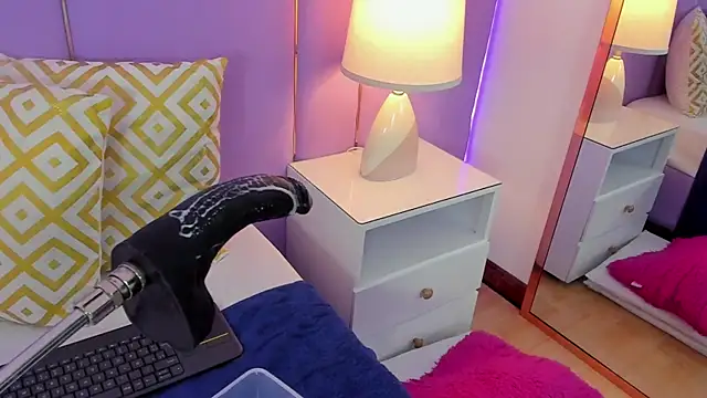 SophyRuiz  online show from February 9, 12:03 pm