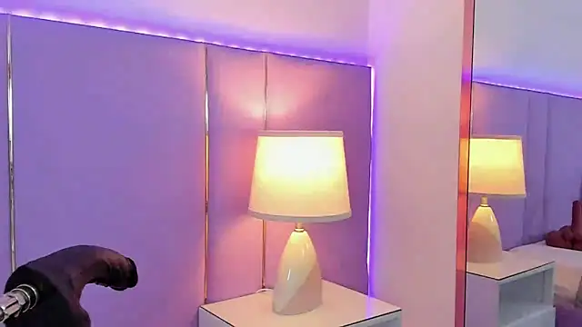 SophyRuiz  online show from January 7, 11:59 am