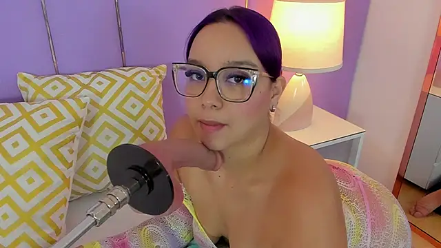 SophyRuiz  online show from March 26, 11:52 am