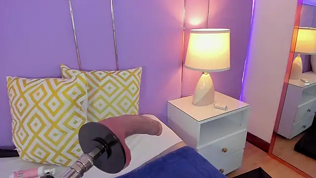 SophyRuiz  online show from March 24, 11:54 am