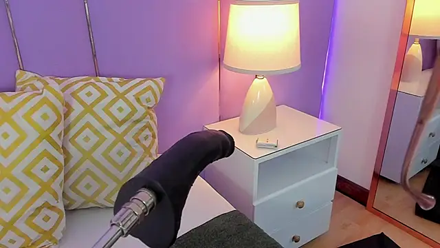 SophyRuiz  online show from April 2, 11:50 am