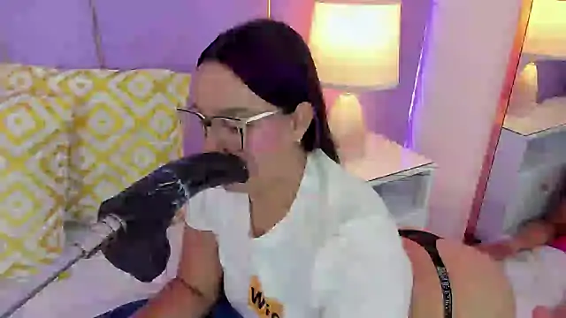 SophyRuiz  online show from February 2, 12:26 pm