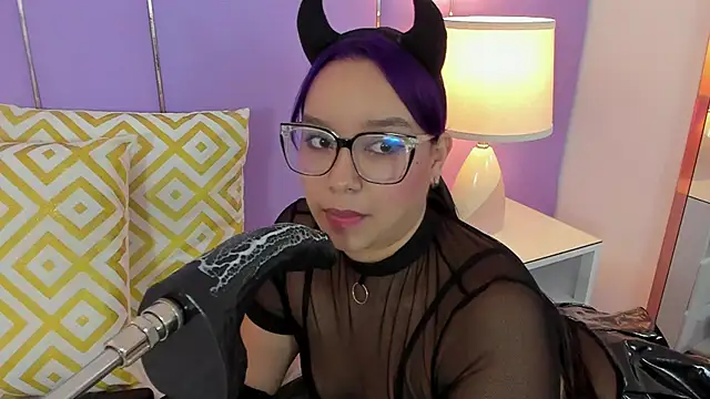 SophyRuiz  online show from February 11, 11:54 am