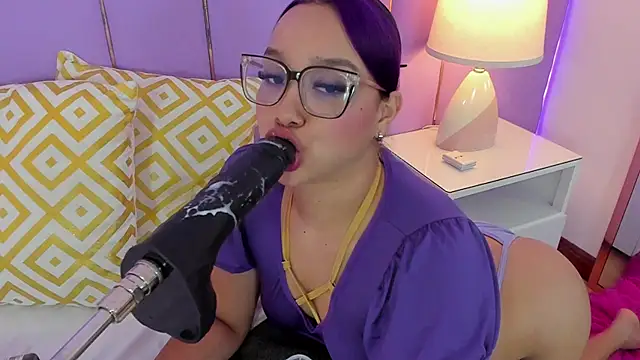 SophyRuiz  online show from March 4, 11:51 am