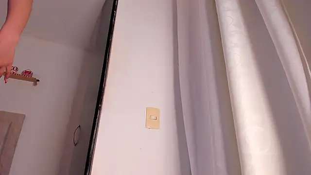 Snapshot of Avaline_Blancx chatting on March 11, 1:37 am Avaline Blancx online show from March 11, 1:37 am