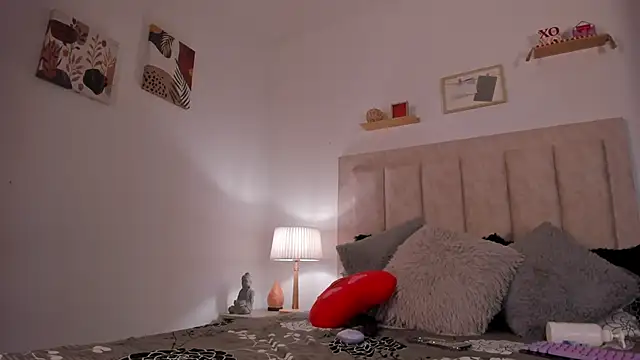 Snapshot of Avaline_Blancx chatting on February 27, 4:24 am Avaline Blancx online show from February 27, 4:24 am