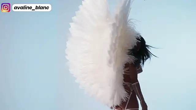 Snapshot of Avaline_Blancx chatting on March 13, 12:56 pm Avaline Blancx online show from March 13, 12:56 pm