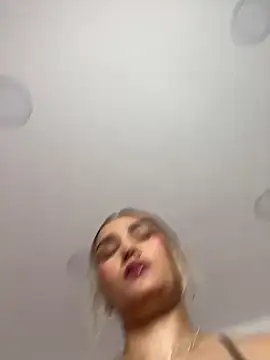 exoticcute online show from December 16, 5:06 pm