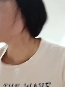 Snapshot of Ariakris chatting on November 18, 10:34 pm Ariakris online show from November 18, 10:34 pm