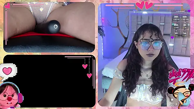 Snapshot of RossieGamer chatting on October 7, 9:16 pm RossieGamer online show from October 7, 9:16 pm