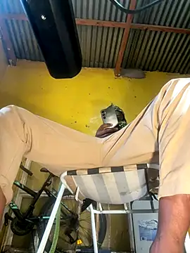 Maskman941 online show from October 28, 2:05 pm