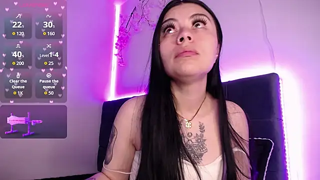 Snapshot of nea-w chatting on October 5, 9:38 pm nea-w online show from October 5, 9:38 pm