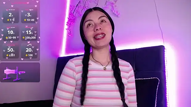 Snapshot of nea-w chatting on October 4, 7:21 am nea-w online show from October 4, 7:21 am