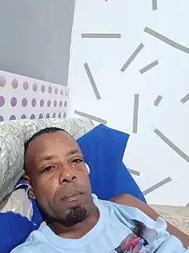 Rogtinho01 online show from May 14, 7:38 am