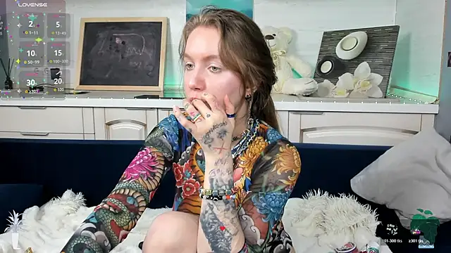 Mary Xextra online show from April 4, 9:16 am