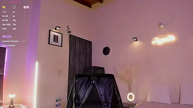 Snapshot of Jess_Collen chatting on November 26, 8:14 am Jess Collen online show from November 26, 8:14 am