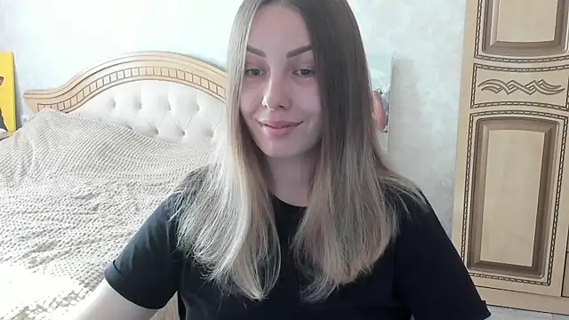Snapshot of Mia_shy1 chatting on October 6, 6:58 am Mia shy1 online show from October 6, 6:58 am