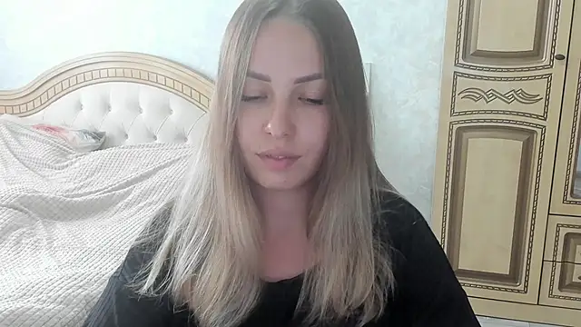 Snapshot of Mia_shy1 chatting on October 26, 10:04 am Mia shy1 online show from October 26, 10:04 am