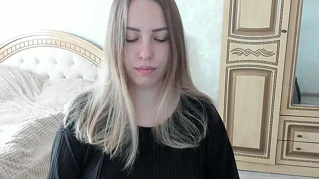 Snapshot of Mia_shy1 chatting on October 3, 7:10 am Mia shy1 online show from October 3, 7:10 am