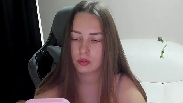 Snapshot of Mia_shy1 chatting on June 19, 5:13 am Mia shy1 online show from June 19, 5:13 am