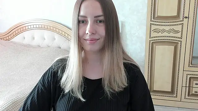 Snapshot of Mia_shy1 chatting on September 13, 6:35 am Mia shy1 online show from September 13, 6:35 am
