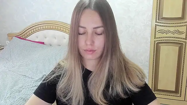 Snapshot of Mia_shy1 chatting on November 14, 7:12 am Mia shy1 online show from November 14, 7:12 am