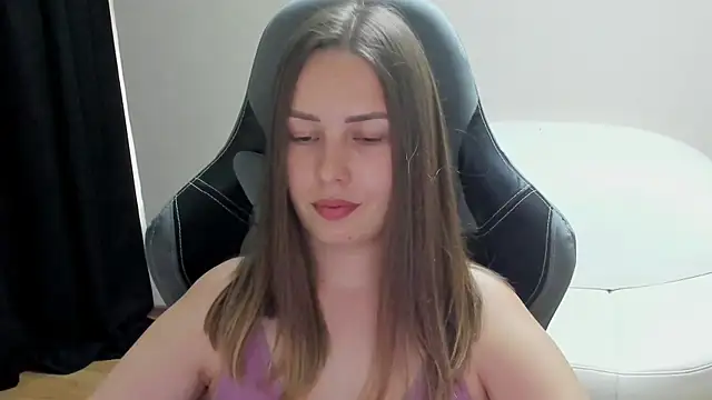 Snapshot of Mia_shy1 chatting on June 18, 9:14 am Mia shy1 online show from June 18, 9:14 am