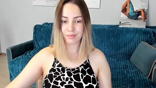 Snapshot of Mia_shy1 chatting on March 22, 8:29 am Mia shy1 online show from March 22, 8:29 am