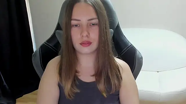 Snapshot of Mia_shy1 chatting on June 14, 4:57 am Mia shy1 online show from June 14, 4:57 am