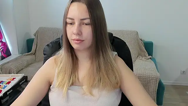 Snapshot of Mia_shy1 chatting on December 14, 6:41 am Mia shy1 online show from December 14, 6:41 am