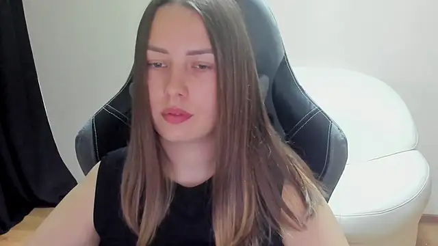 Snapshot of Mia_shy1 chatting on June 5, 6:52 am Mia shy1 online show from June 5, 6:52 am