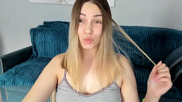 Snapshot of Mia_shy1 chatting on February 13, 10:23 am Mia shy1 online show from February 13, 10:23 am
