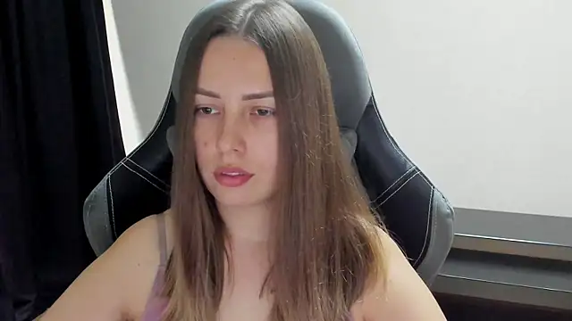 Snapshot of Mia_shy1 chatting on June 29, 8:32 am Mia shy1 online show from June 29, 8:32 am