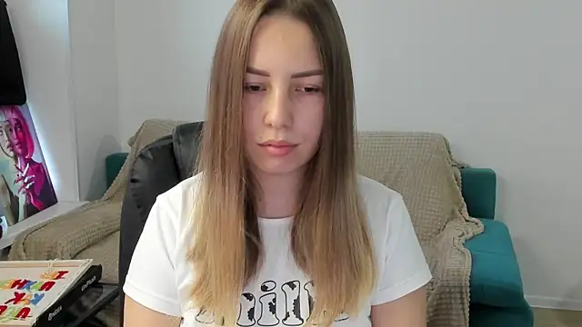 Snapshot of Mia_shy1 chatting on December 15, 6:41 am Mia shy1 online show from December 15, 6:41 am