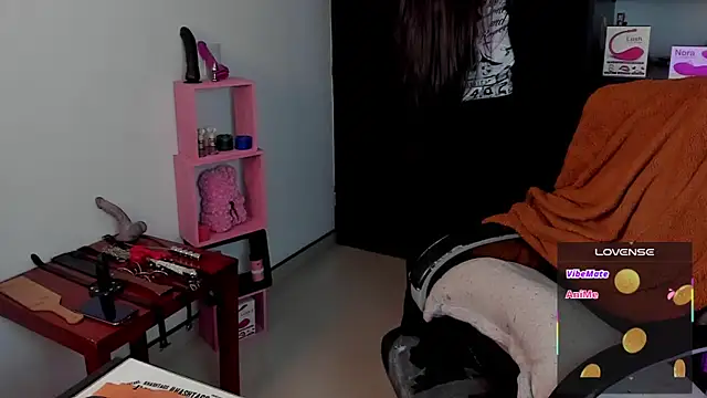 sara goodgirl13 online show from October 23, 8:51 pm