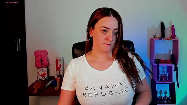 sara goodgirl13 online show from February 7, 9:26 pm