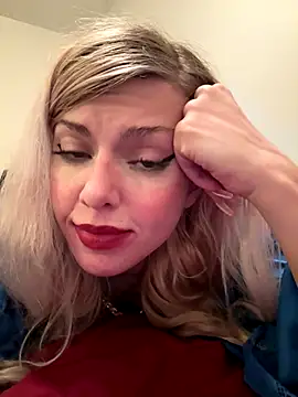 Snapshot of propertyofdaddy chatting on November 5, 4:10 pm propertyofdaddy online show from November 5, 4:10 pm