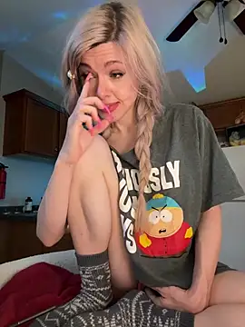 Snapshot of propertyofdaddy chatting on February 25, 9:58 pm propertyofdaddy online show from February 25, 9:58 pm