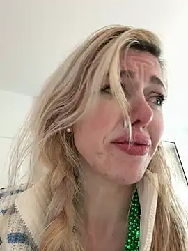 Snapshot of propertyofdaddy chatting on March 13, 8:54 pm propertyofdaddy online show from March 13, 8:54 pm