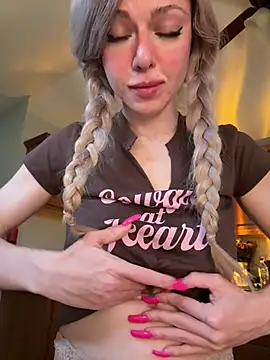 propertyofdaddy online show from April 8, 8:10 pm