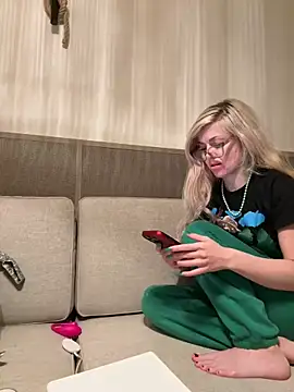 Snapshot of propertyofdaddy chatting on March 17, 1:14 am propertyofdaddy online show from March 17, 1:14 am