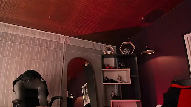 Moony 14 online show from April 14, 12:10 pm