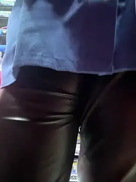 Snapshot of MikyVesela chatting on December 6, 5:49 pm MikyVesela online show from December 6, 5:49 pm