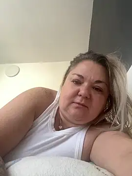 MikyVesela online show from May 6, 7:45 am