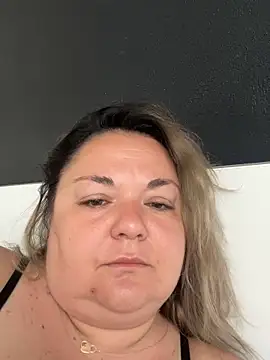 MikyVesela online show from May 11, 7:43 am