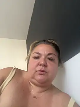 Snapshot of MikyVesela chatting on June 11, 8:11 am MikyVesela online show from June 11, 8:11 am
