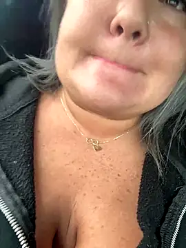 Snapshot of MikyVesela chatting on September 28, 2:02 pm MikyVesela online show from September 28, 2:02 pm