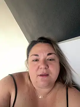 MikyVesela online show from May 18, 7:35 am