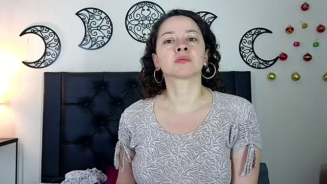 Snapshot of ArtesanaMK chatting on November 23, 11:20 am ArtesanaMK online show from November 23, 11:20 am