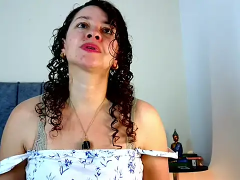 Snapshot of ArtesanaMK chatting on September 13, 5:24 pm ArtesanaMK online show from September 13, 5:24 pm